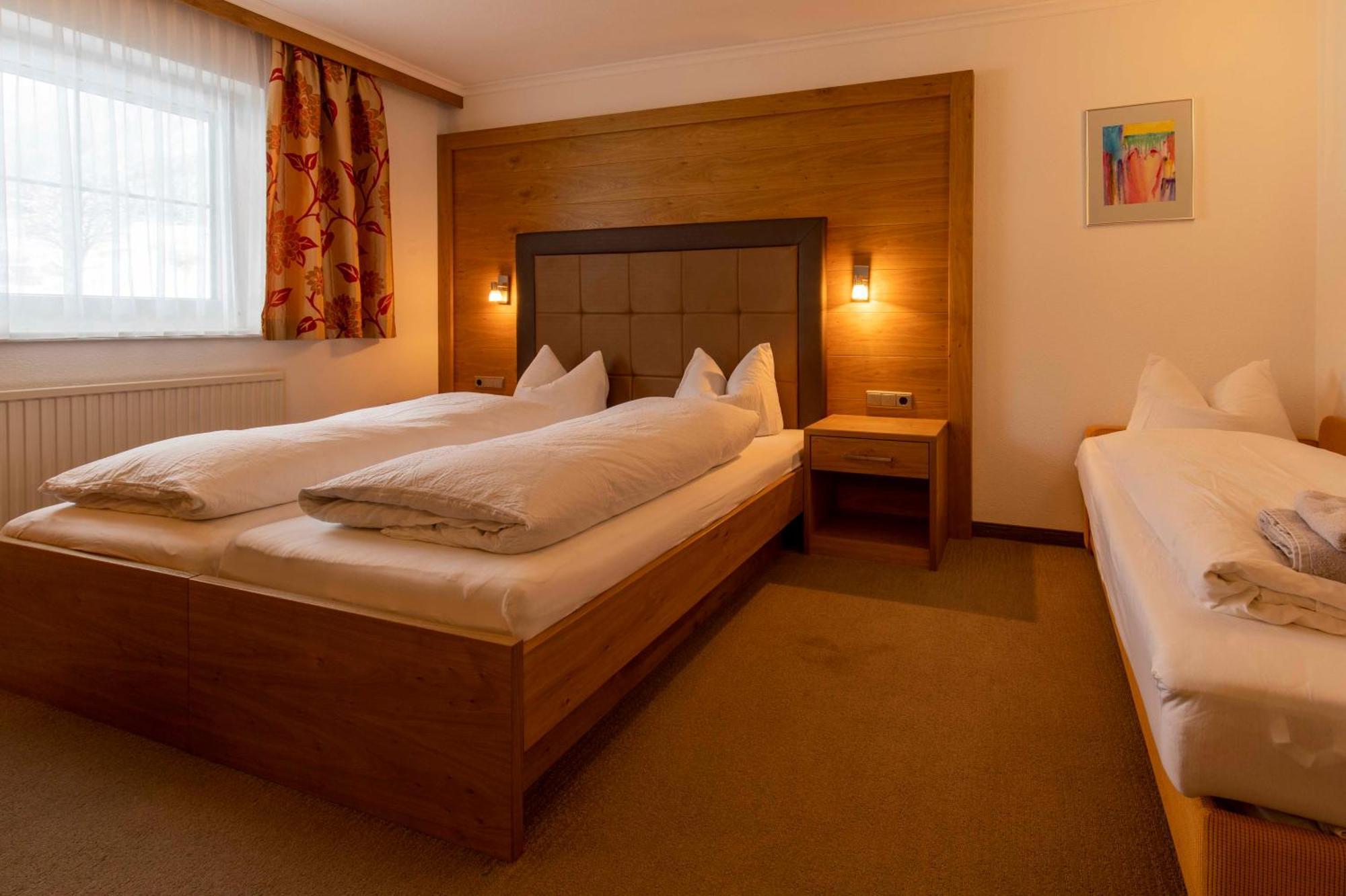Gidis Hof Hotel Ischgl Exterior photo