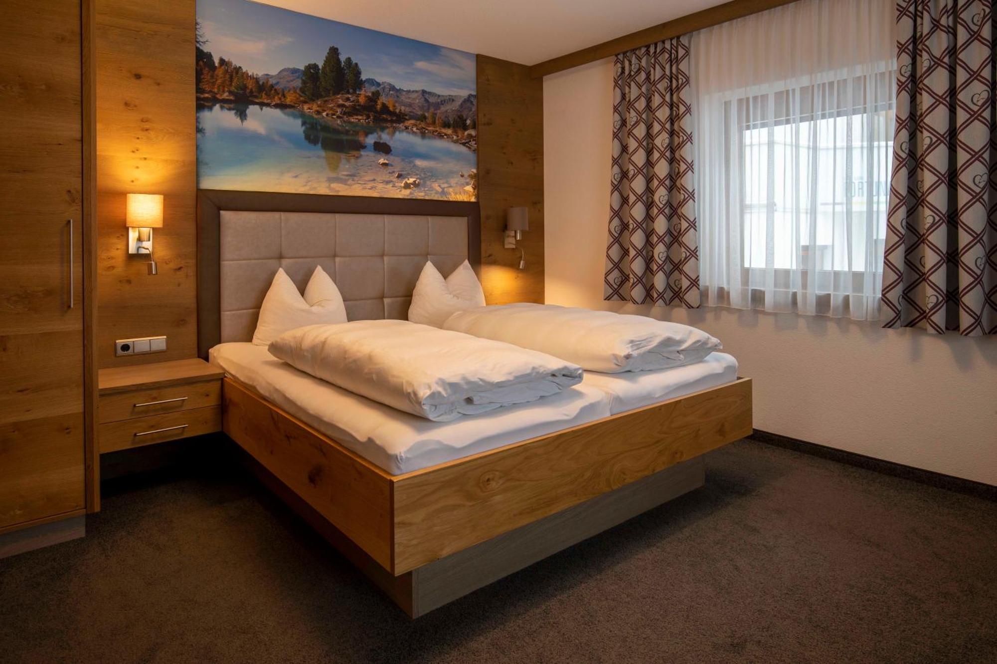 Gidis Hof Hotel Ischgl Exterior photo