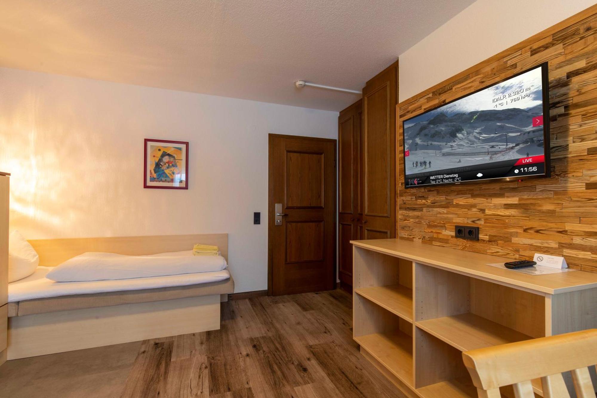 Gidis Hof Hotel Ischgl Exterior photo