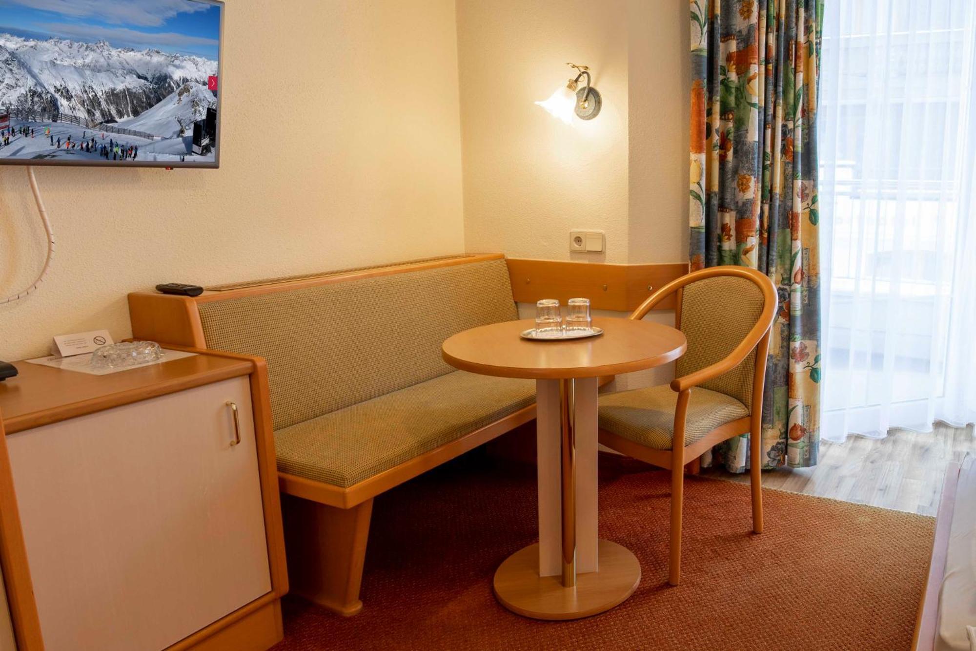 Gidis Hof Hotel Ischgl Exterior photo